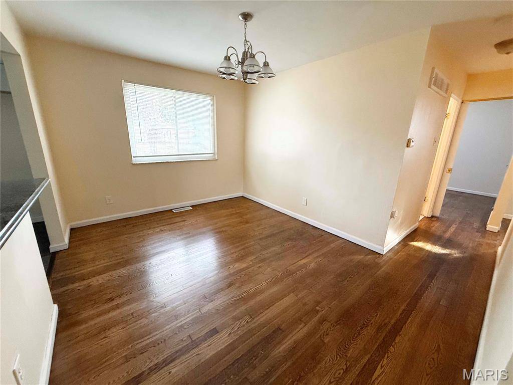 Florissant, MO 63031,2750 Robert DR