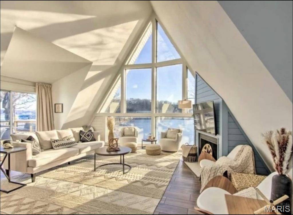 Lake Ozark, MO 65049,507 Highline RD