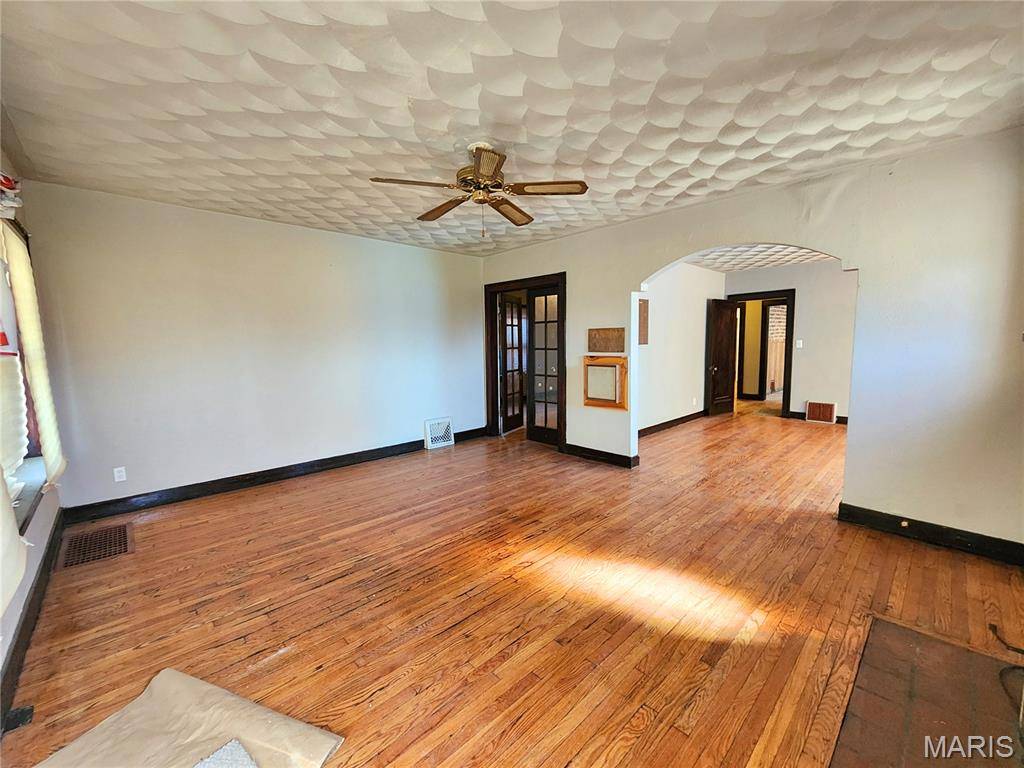 East St Louis, IL 62205,800 N 24th ST