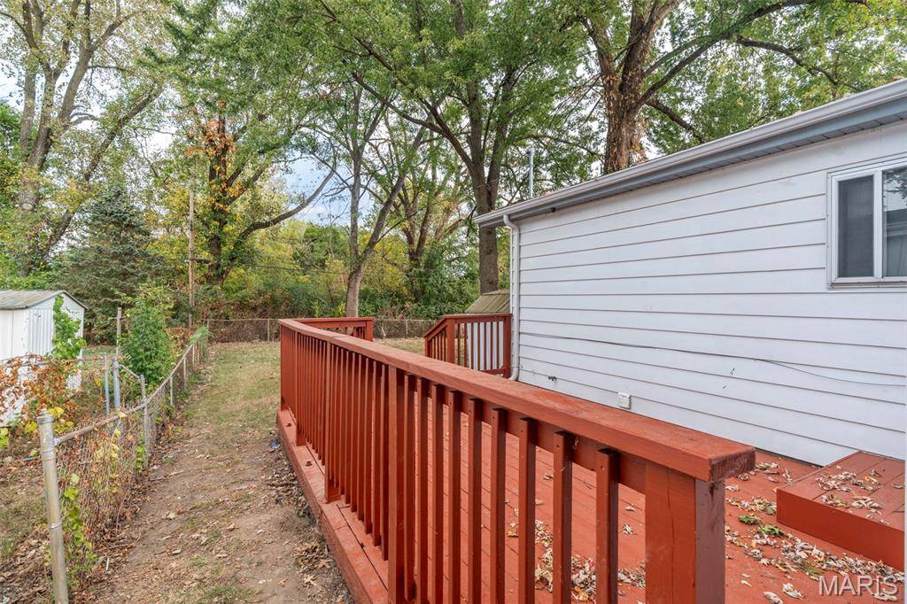 Florissant, MO 63031,235 Moule DR