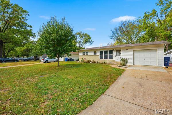 St Louis, MO 63031,875 Flora LN