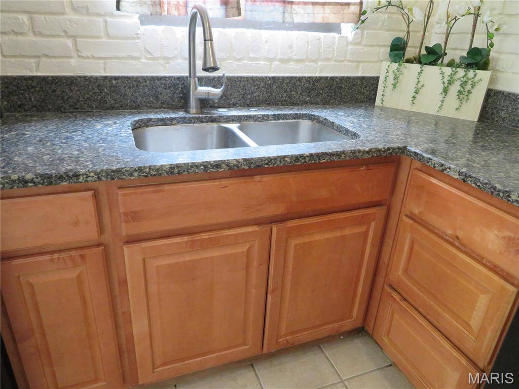 University City, MO 63130,1270 N North And South RD