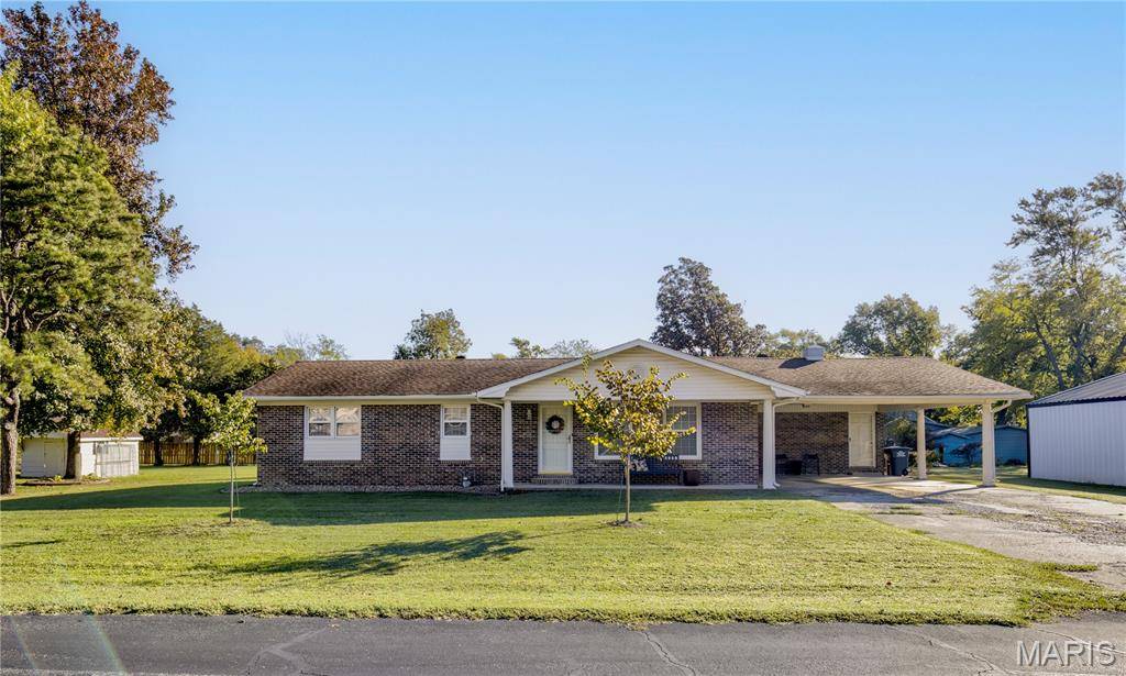 Matthews, MO 63867,102 N Davis ST