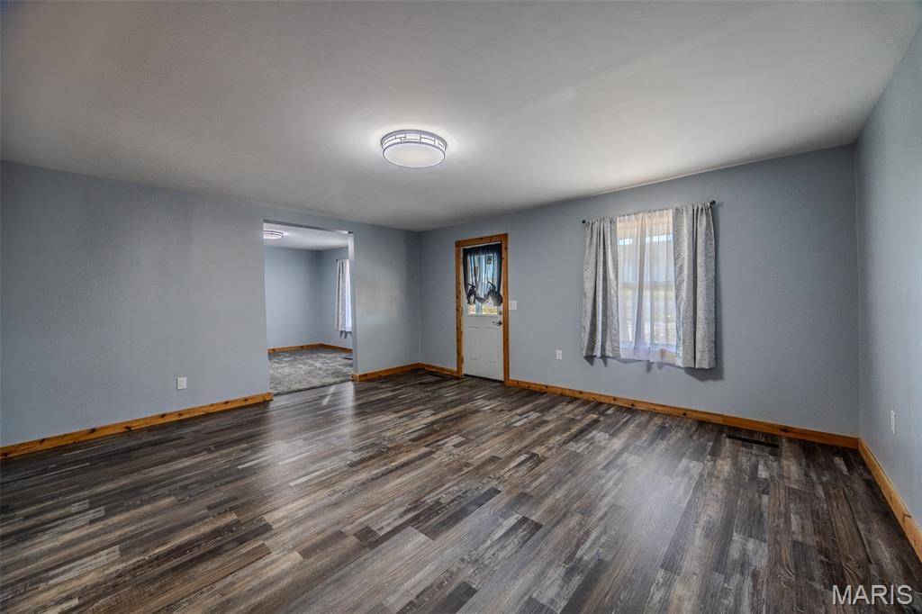 Conway, MO 65632,107 W Ruby ST W