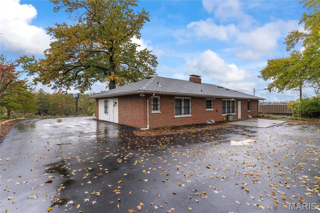 Unincorporated, MO 63138,1331 Dunn RD