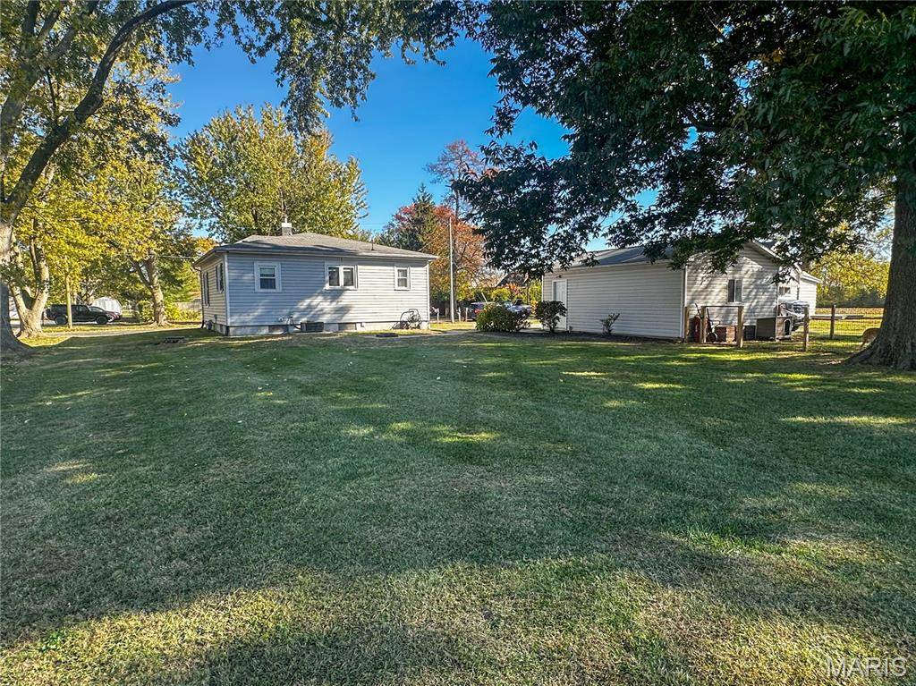 Hillsboro, IL 62049,509 Locust ST