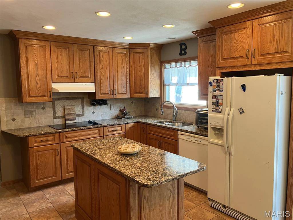 Aviston, IL 62216,49 Walnut CIR