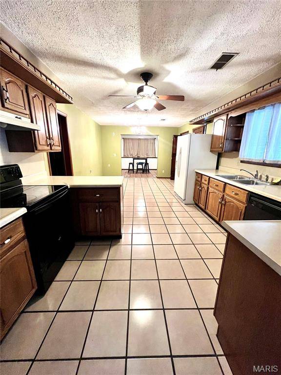 Anna, IL 62906,404 Oak ST