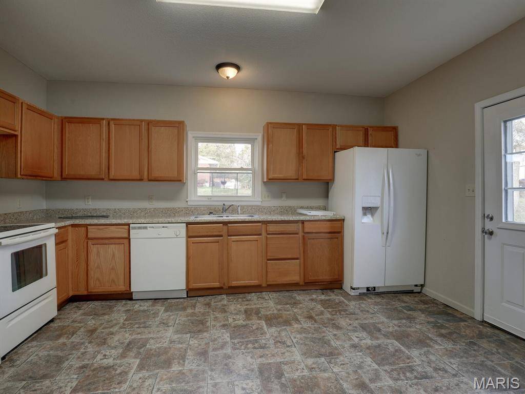 Palmyra, MO 63461,116 E Jackson ST