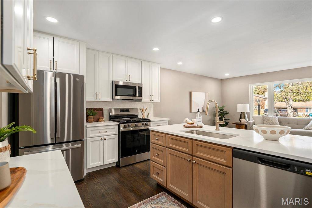 St Louis, MO 63123,9734 Jackie LN