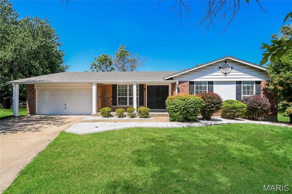 Florissant, MO 63034,3748 Riviere Marne CT