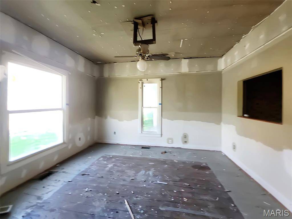 Vandalia, MO 63382,114 W Union ST