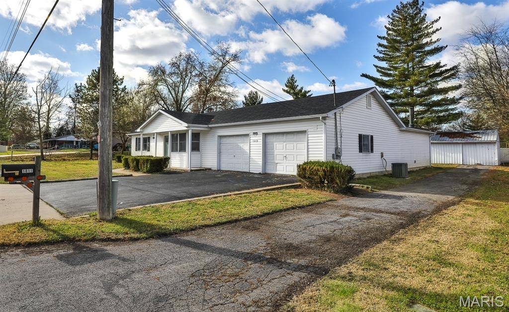 St Peters, MO 63376,1819 Oak Tree ST