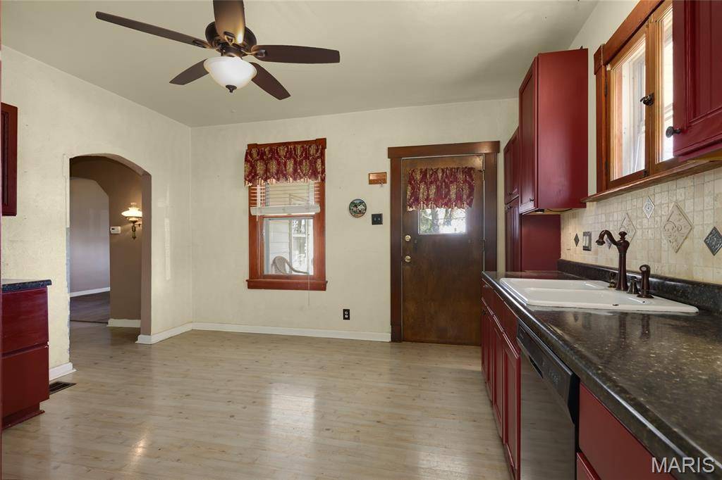 St Louis, MO 63125,8625 S Grand AVE