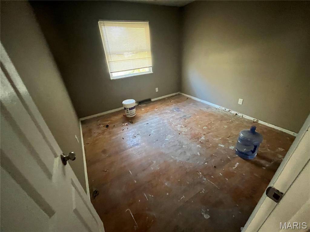 St Louis, MO 63136,10147 Mayfair DR