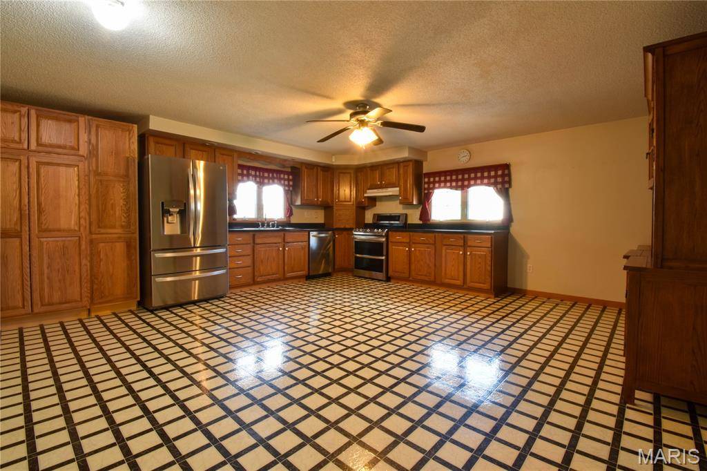 Benld, IL 62009,504 S Main ST