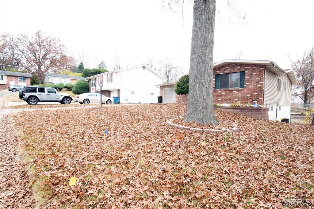 Jennings, MO 63136,8827 Sumter DR