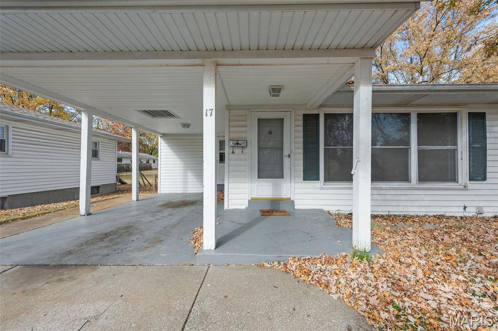 Florissant, MO 63031,17 Glynn DR