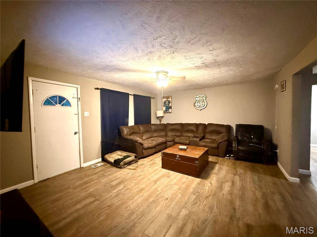 Salem, MO 65560,1702 S Maple ST