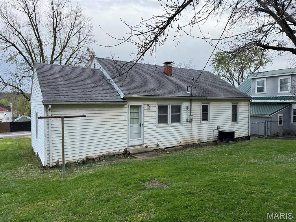 Louisiana, MO 63353,1305 Tennessee ST