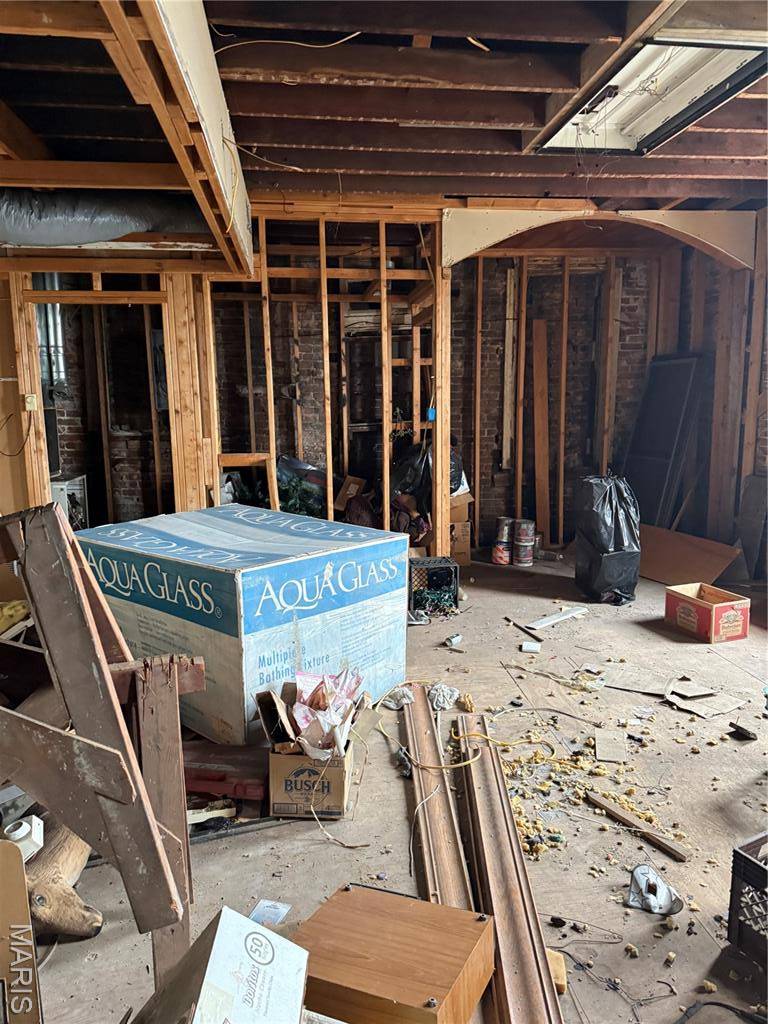 St Louis, MO 63111,8518 South Broadway