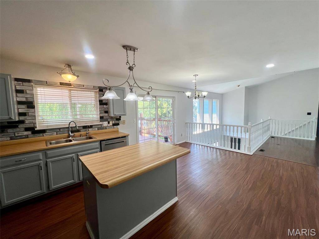 O'fallon, MO 63368,12 Royalltrail CT