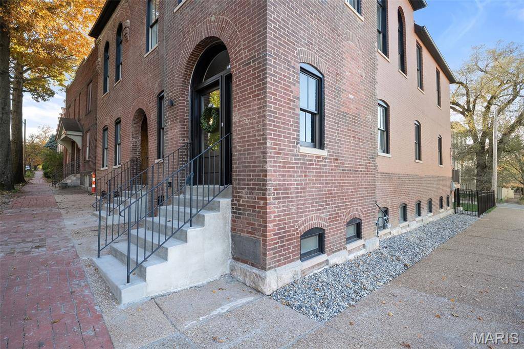 St Louis, MO 63104,1201 Mackay PL