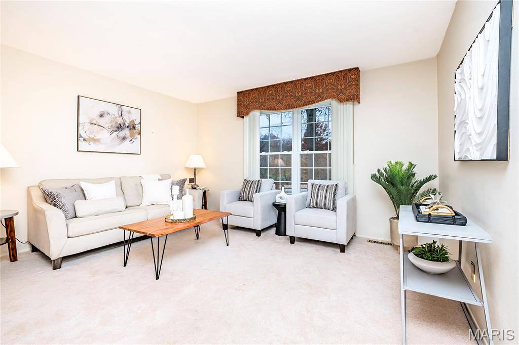 Ballwin, MO 63021,340 New Ballwin RD