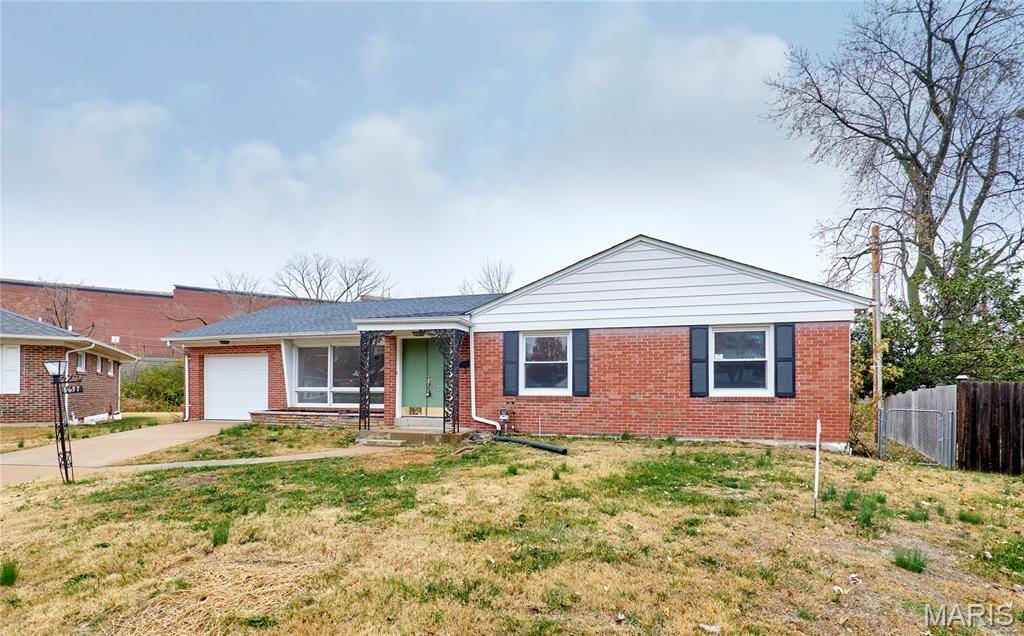 St Louis, MO 63132,8637 Mayflower CT