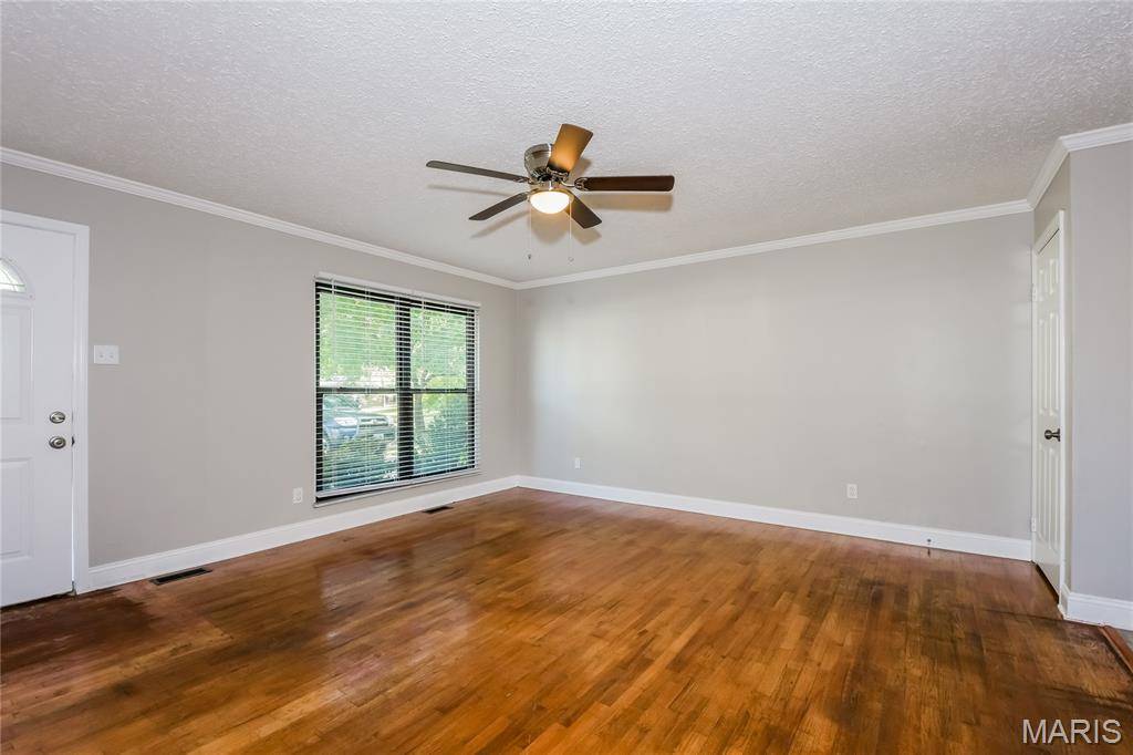 Florissant, MO 63031,2171 Farthing CT