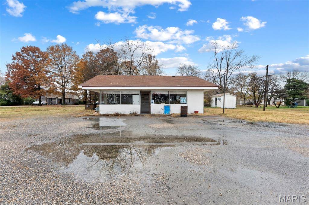 Gideon, MO 63848,112 W Railroad