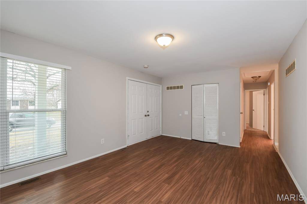 Florissant, MO 63031,1398 Brenthaven LN