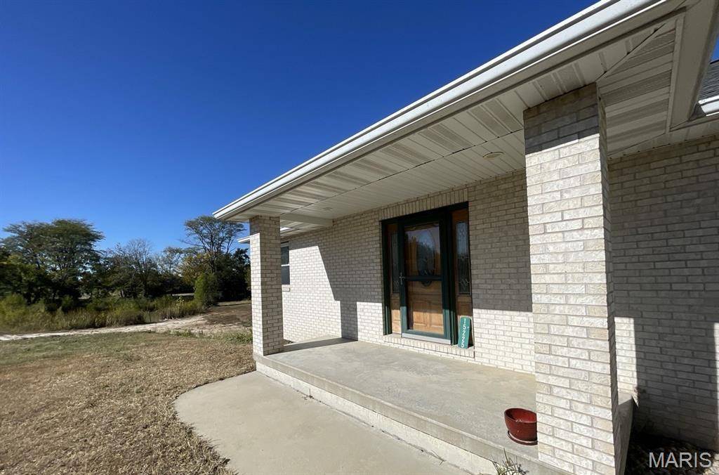 Carlyle, IL 62231,15225 Old State RD