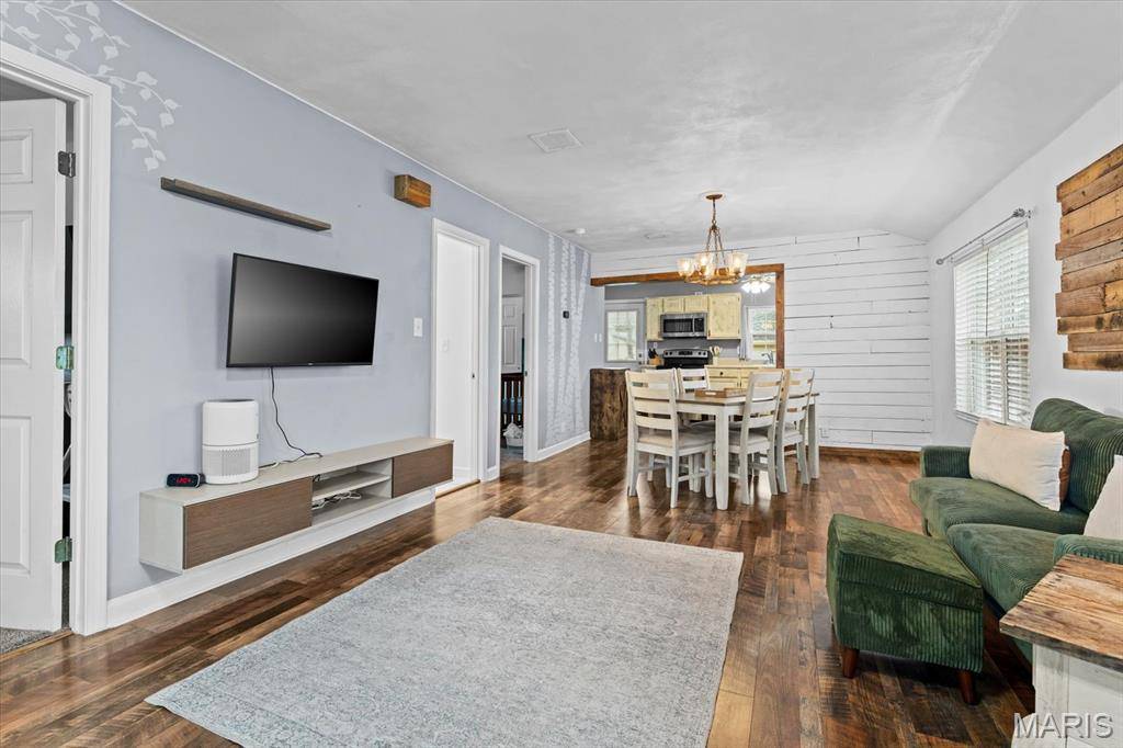 Granite City, IL 62040,2428 Iowa ST