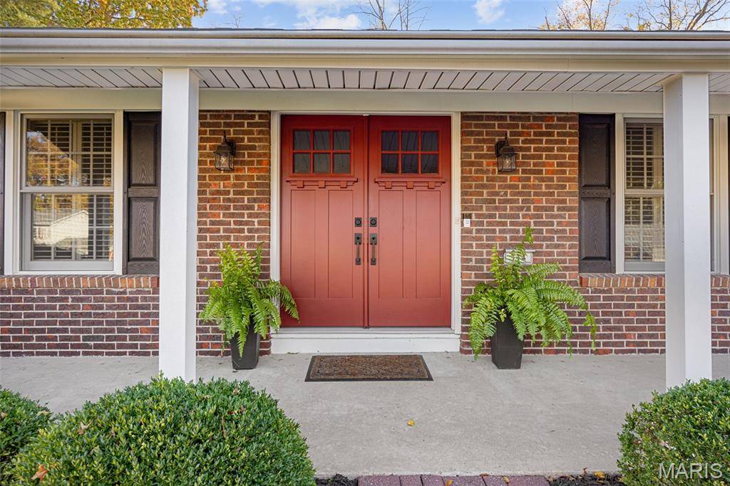 Ballwin, MO 63021,114 Breezeview DR