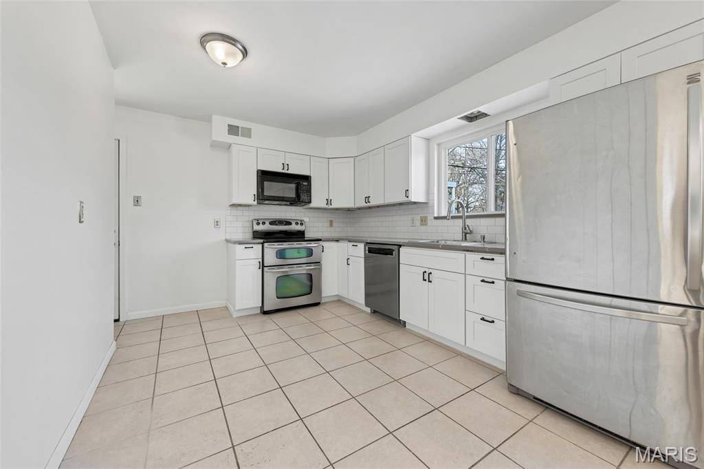 Unincorporated, MO 63125,3143 Lin Tel RD