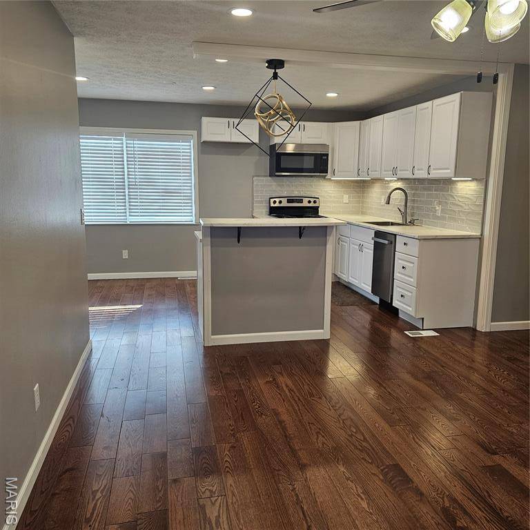 Godfrey, IL 62035,1205 Sir Lancelot LN