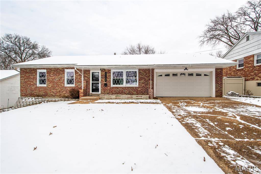 St Louis, MO 63123,9109 Tiber CT