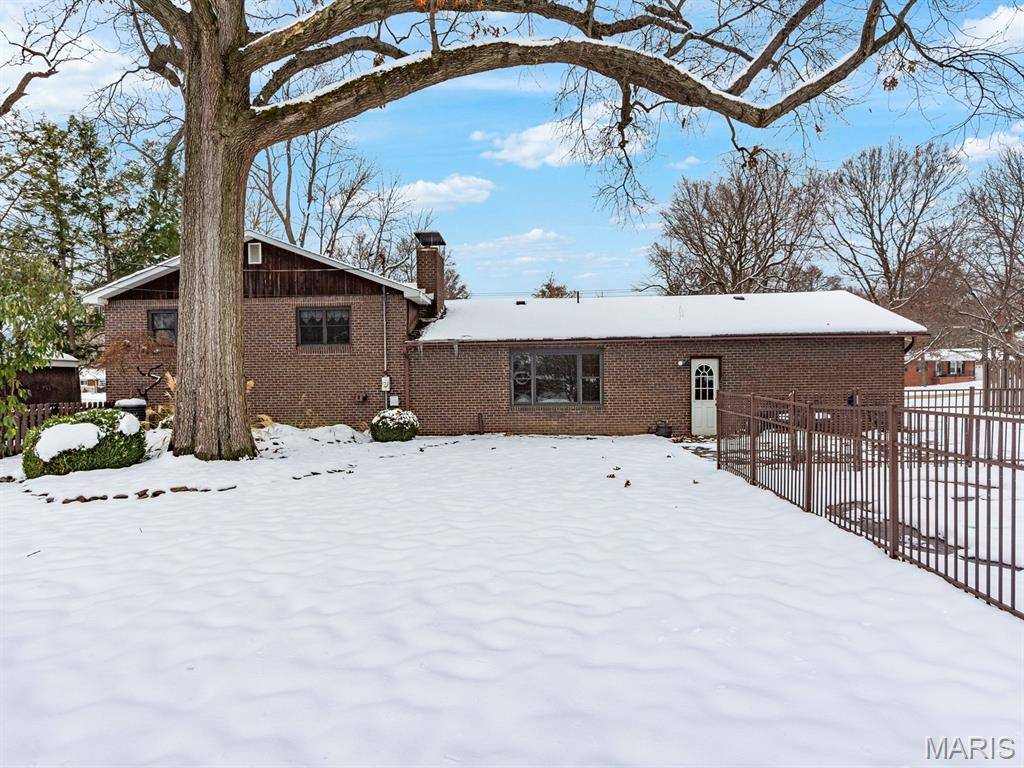 East Alton, IL 62024,226 S 9th ST