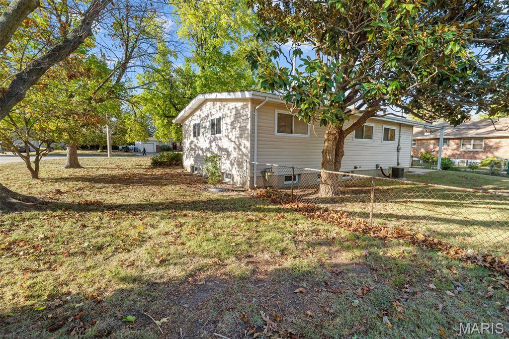 Florissant, MO 63031,2270 Patterson RD