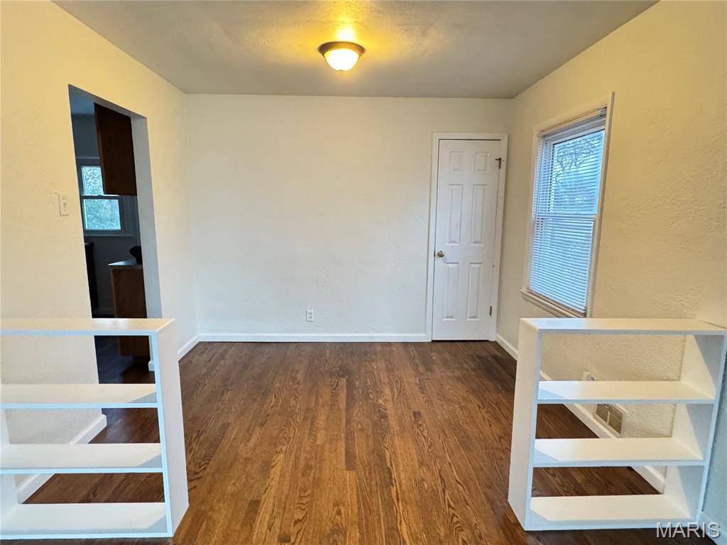 Overland, MO 63114,9921 Iveland DR