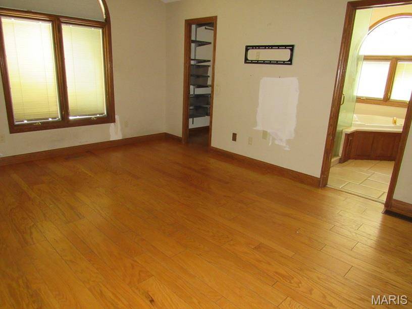 Florissant, MO 63034,1062 Patience DR