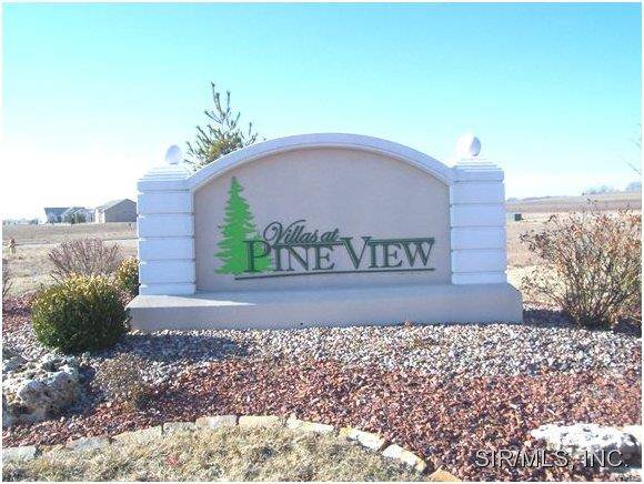 Highland, IL 62249,2715 Pine View DR