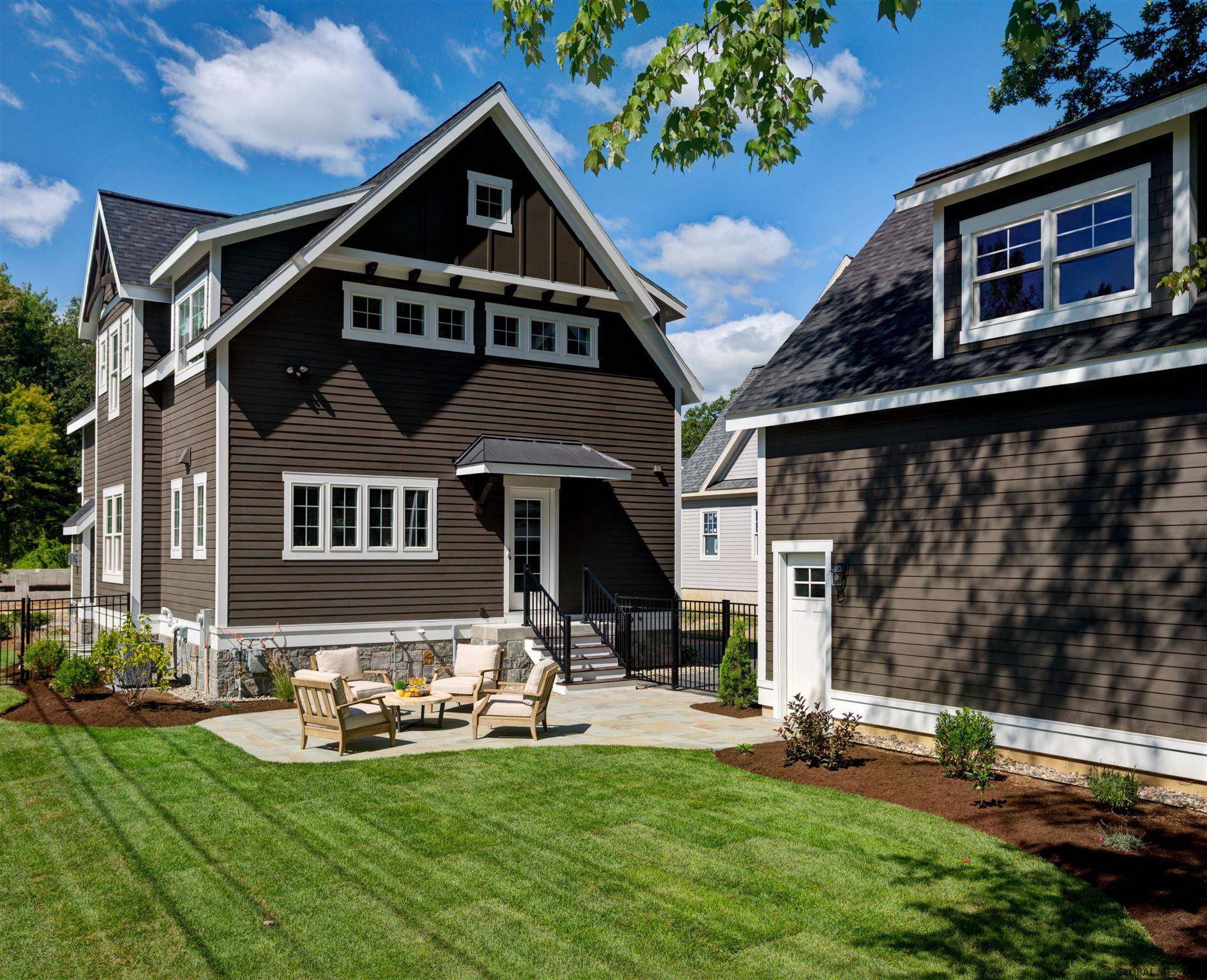 Saratoga Springs, Inside, NY 12866,17 SHAW  DR