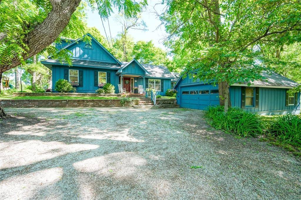 Burlington, IN 46915,112 E 10th ST