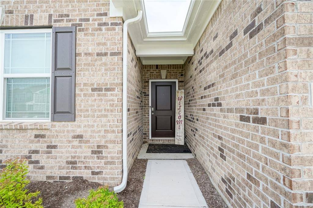 New Palestine, IN 46163,4686 W Tradwell DR