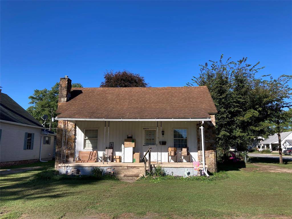 Clinton, IN 47842,854 N 8th ST