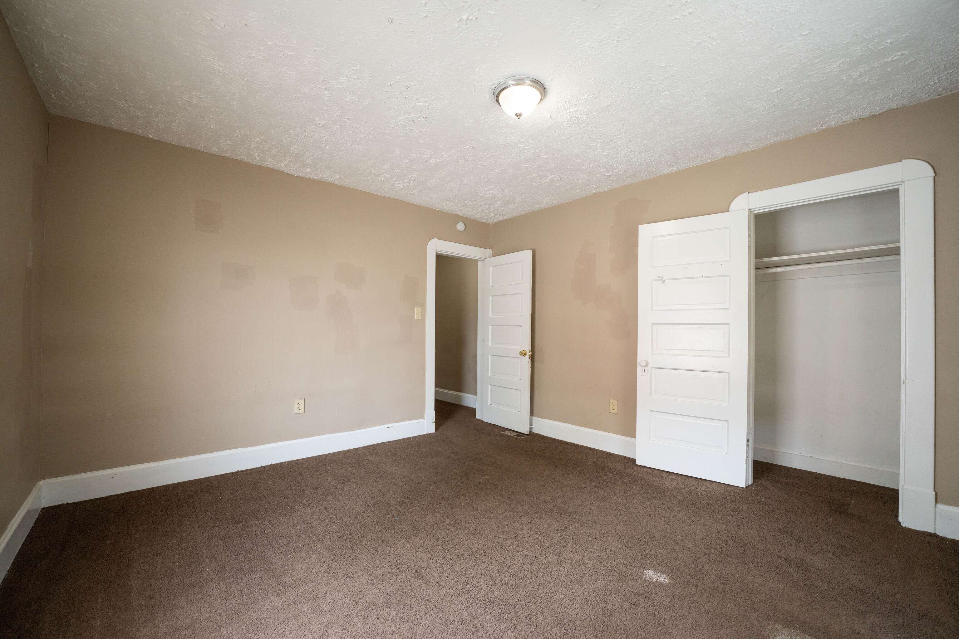 Indianapolis, IN 46218,2239 Brookside AVE