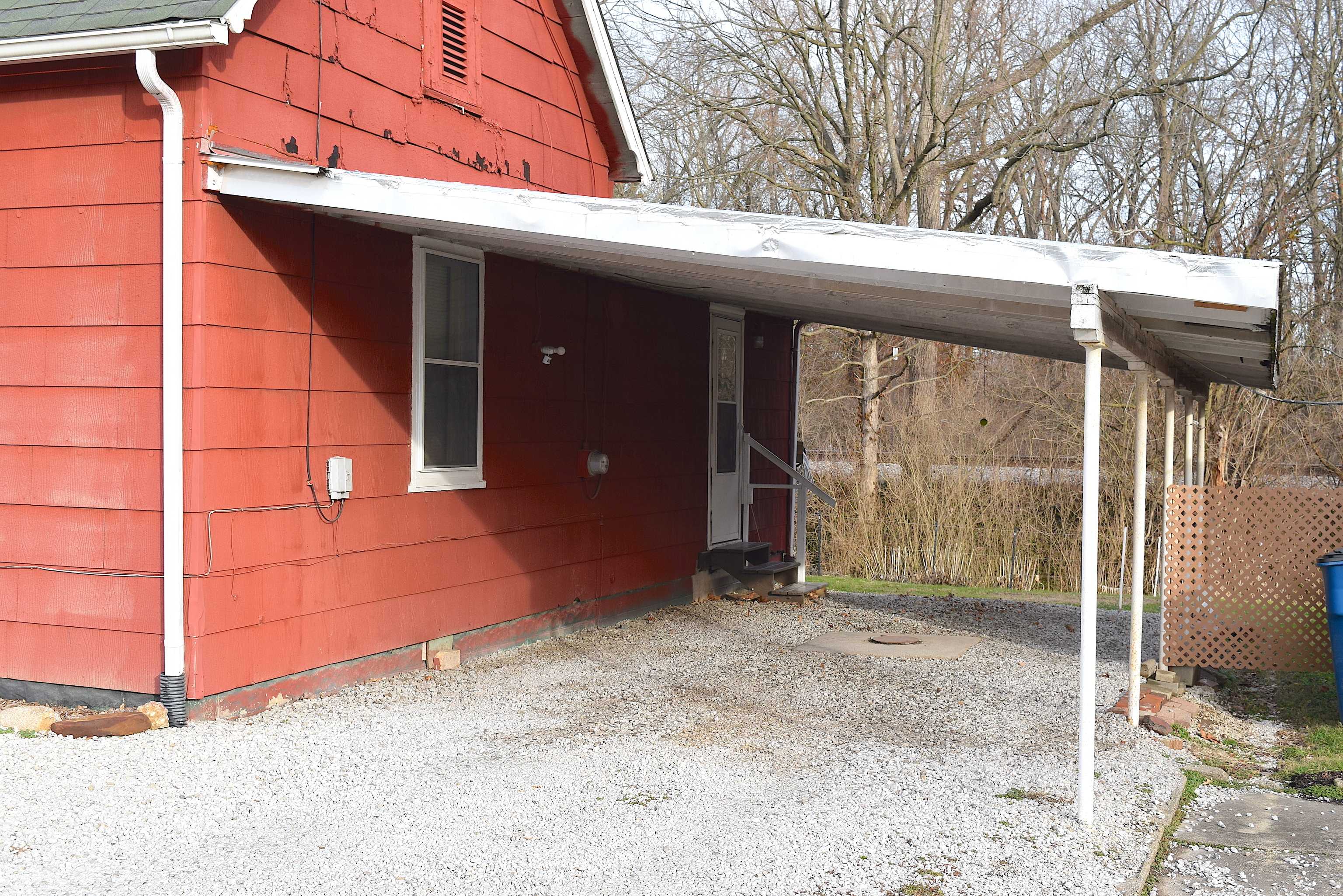 Jasonville, IN 47438,242 SE Washington ST