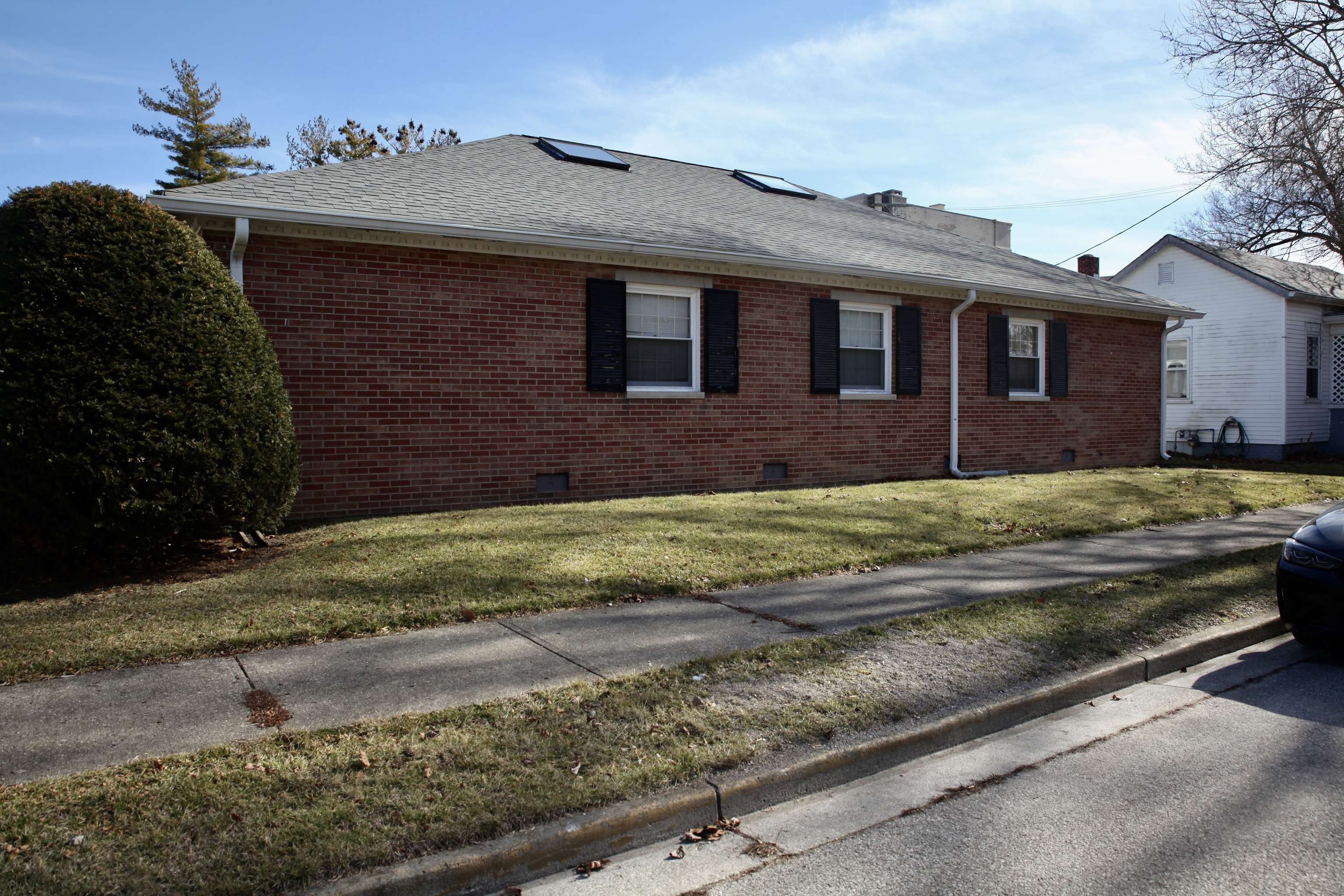 Shelbyville, IN 46176,21 W Taylor ST
